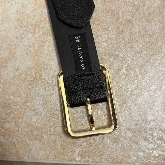 Black gold square buckle belt - 5 for $25 for items marked with ⭐️ - Picture 3 of 6